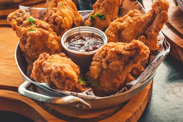 Pollo con Tajadas